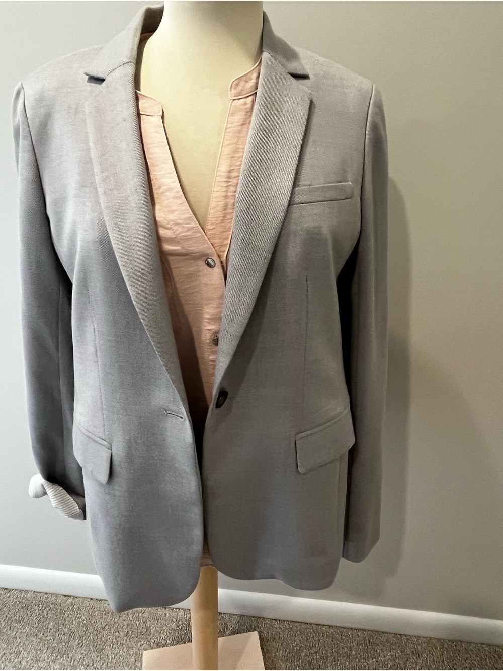 Light Gray w Single-Breasted Blazer